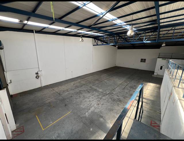 661M² WAREHOUSE TO LET IN STRIJDOMPARK